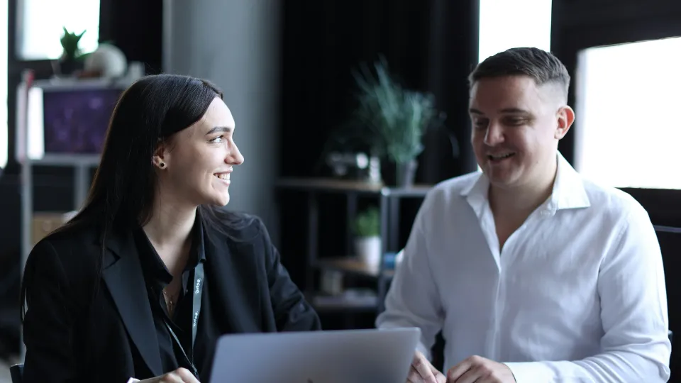 Adaptaciones laborales para personas autistas adultas